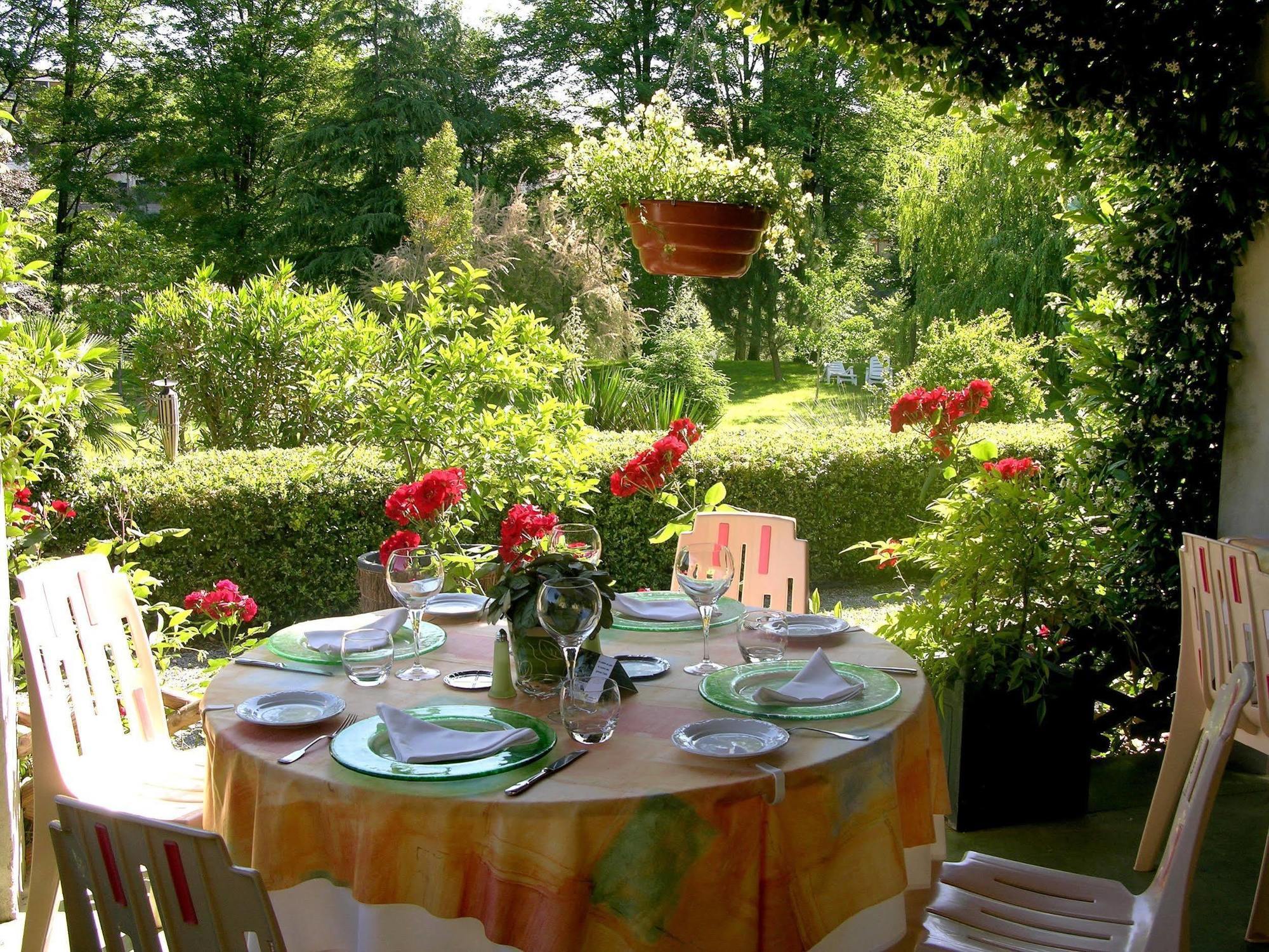 Logis Hotel Restaurant Les Norias Cazilhac  Екстериор снимка