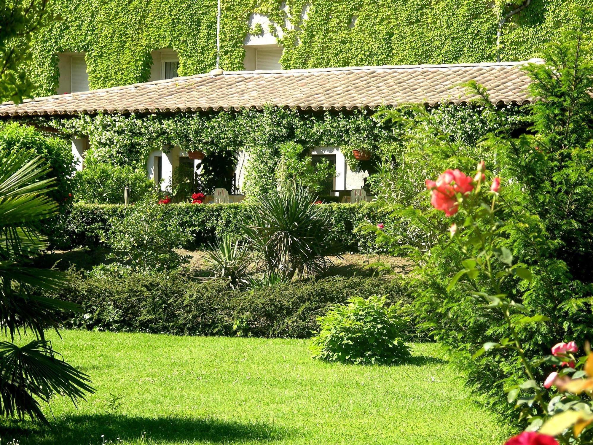 Logis Hotel Restaurant Les Norias Cazilhac  Екстериор снимка