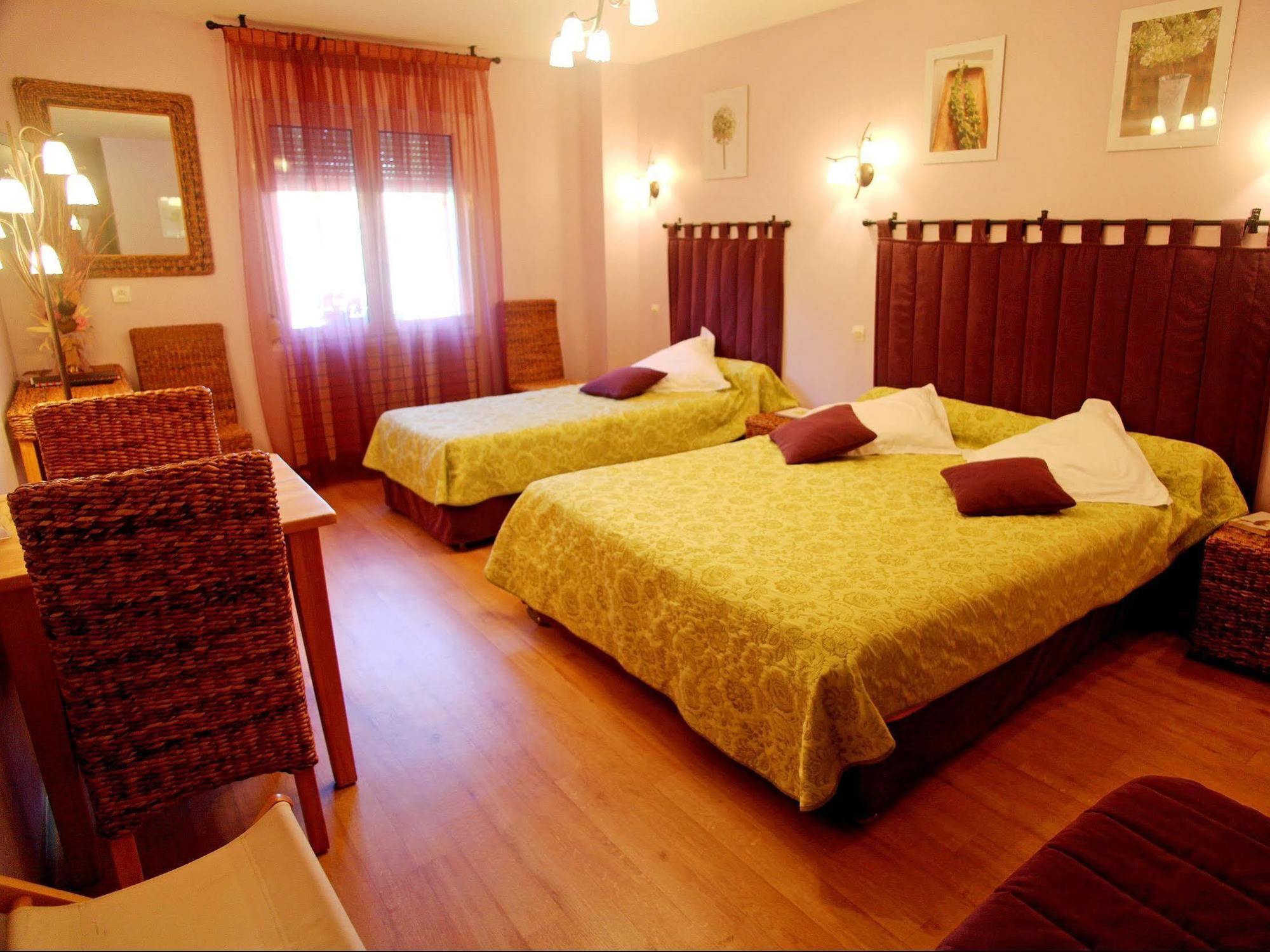 Logis Hotel Restaurant Les Norias Cazilhac  Екстериор снимка