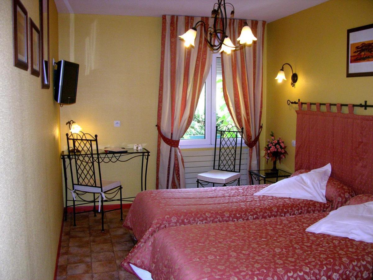 Logis Hotel Restaurant Les Norias Cazilhac  Стая снимка