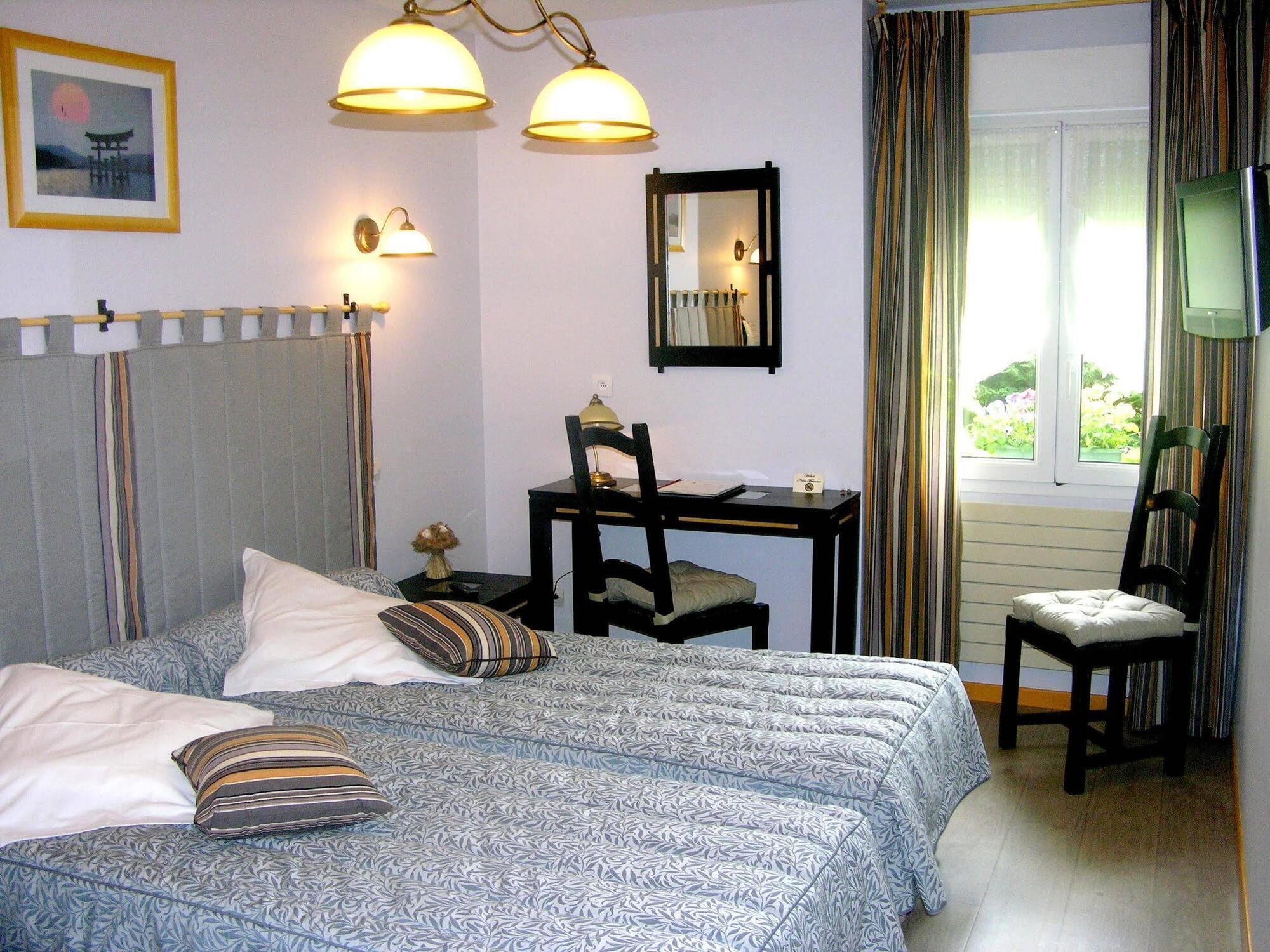 Logis Hotel Restaurant Les Norias Cazilhac  Екстериор снимка